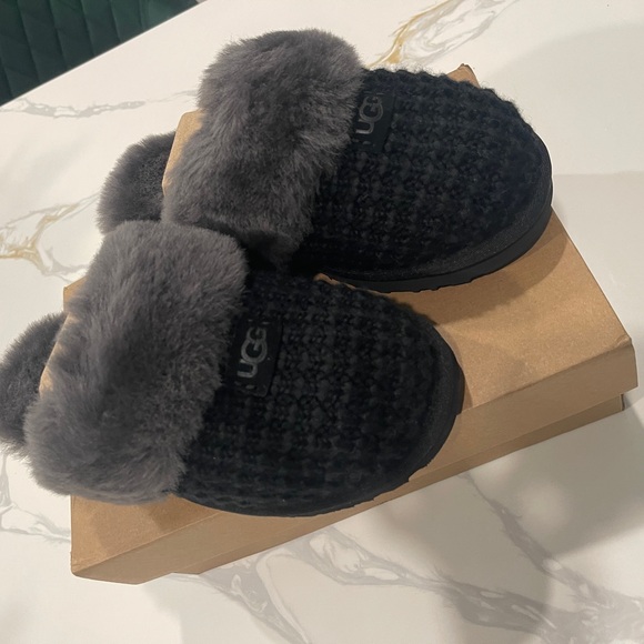 UGG cozy slipper Black size 6 - Picture 3 of 6